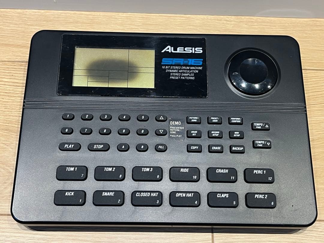 Alesis SR-16 リズムマシン ドラムマシン - メルカリ