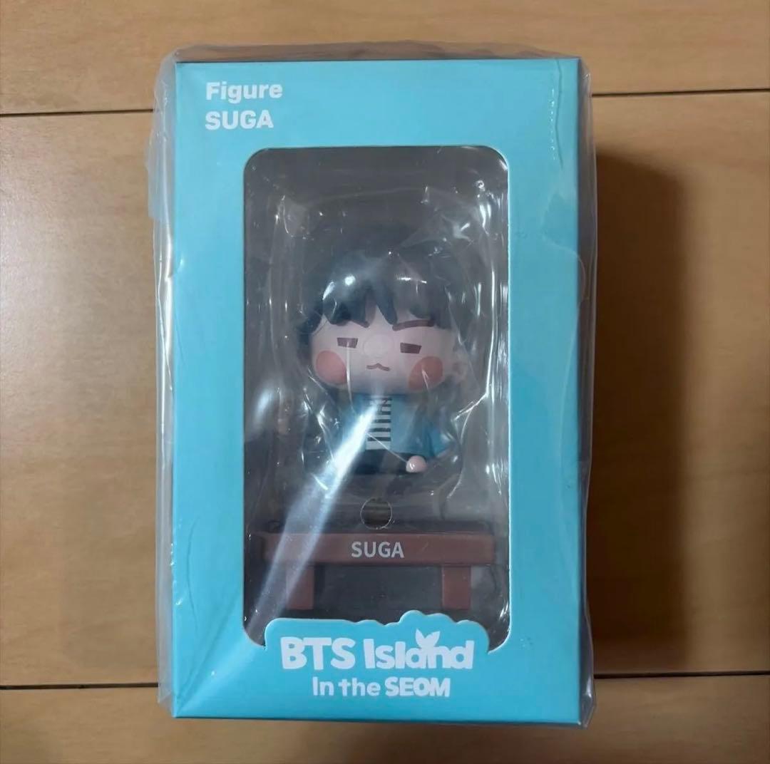 アイドル BTS  Figure V3 SUGA Amazon.com: BTS Statuette PVC Idol Collection SUGA Deluxe 23 cm