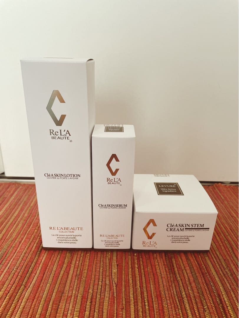 クレアスキン　ローション　セラム　クリーム　新品　正規品　3点　クリスマスコフレ 大阪 リアボーテ】クレアスキンのクリスマスコフレ ご紹介