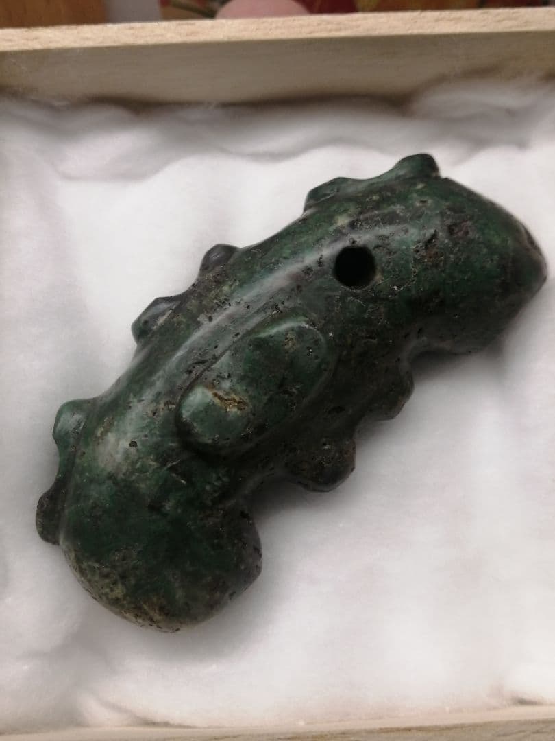 ☆古墳期『蛇紋子持勾玉』出土品。大型勾玉 7.0cm 蛇紋石 凄い迫力が