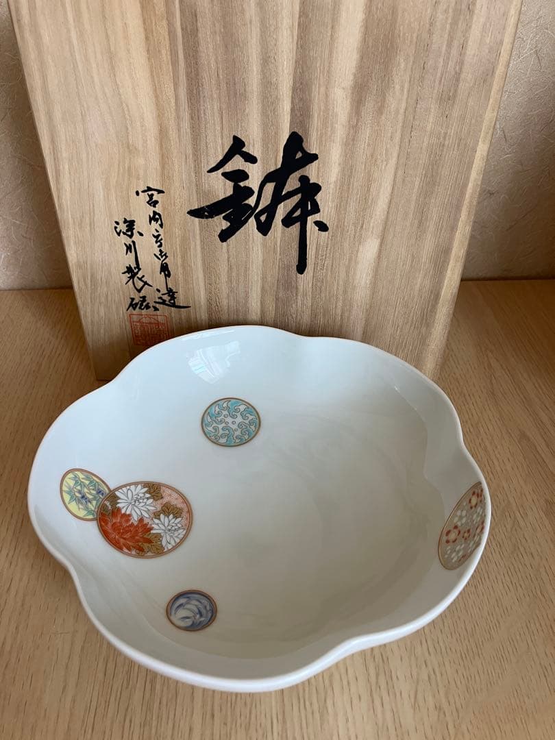 宮内庁御用達 深川製磁 寿赤絵 梅型 6号鉢 昭和レトロ アンティーク 深川製磁 寿赤絵 梅型6号鉢 - 土岐陶器本店