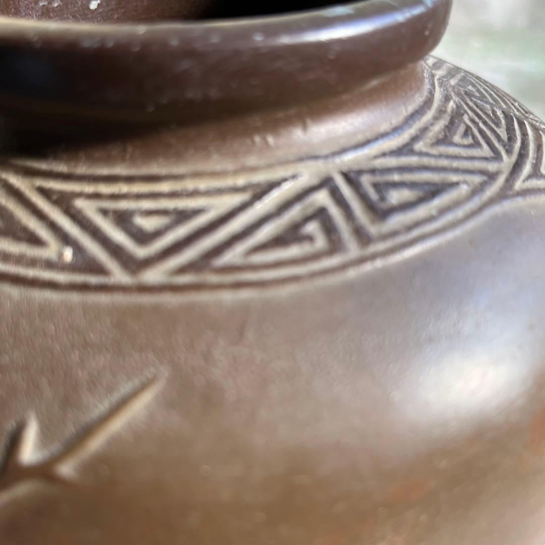 花模様彫刻の陶器花瓶 インテリア小物