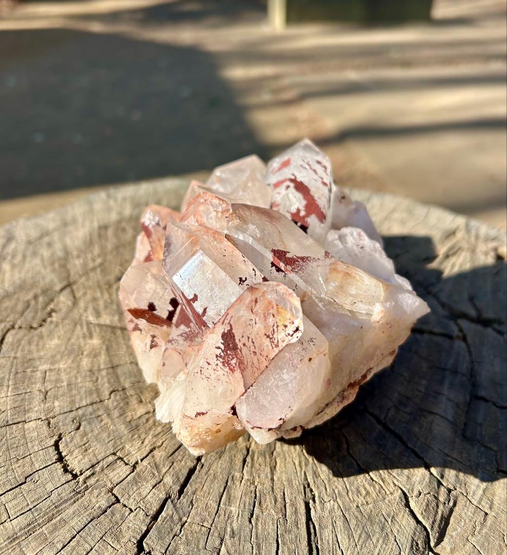 1.6kg❣️⭐️マダガスカル産　水晶クラスター　浄化　虹　キラキラ　癒し⭐️