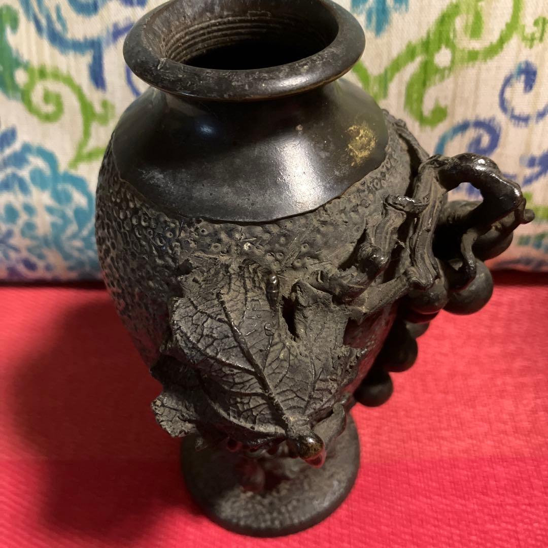 希少レトロな赤堀信平 銅製 盛上 葡萄文 花瓶