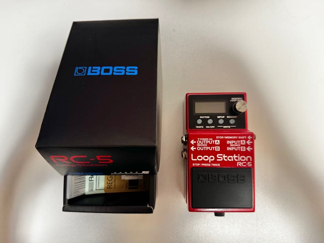 BOSS RC-5（電池、USBケーブル付） Amazon.com: Boss RC-5 Loop Station Bundle with Gearlux Instrument