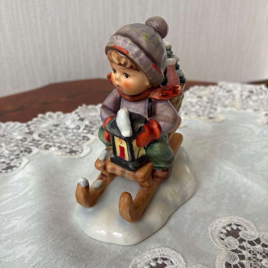 フンメル人形　「クリスマスに乗る」ドイツ・ゲーベル ゲーベル・フンメル人形 （ドイツ） - Guignol [ギニョール] web shop