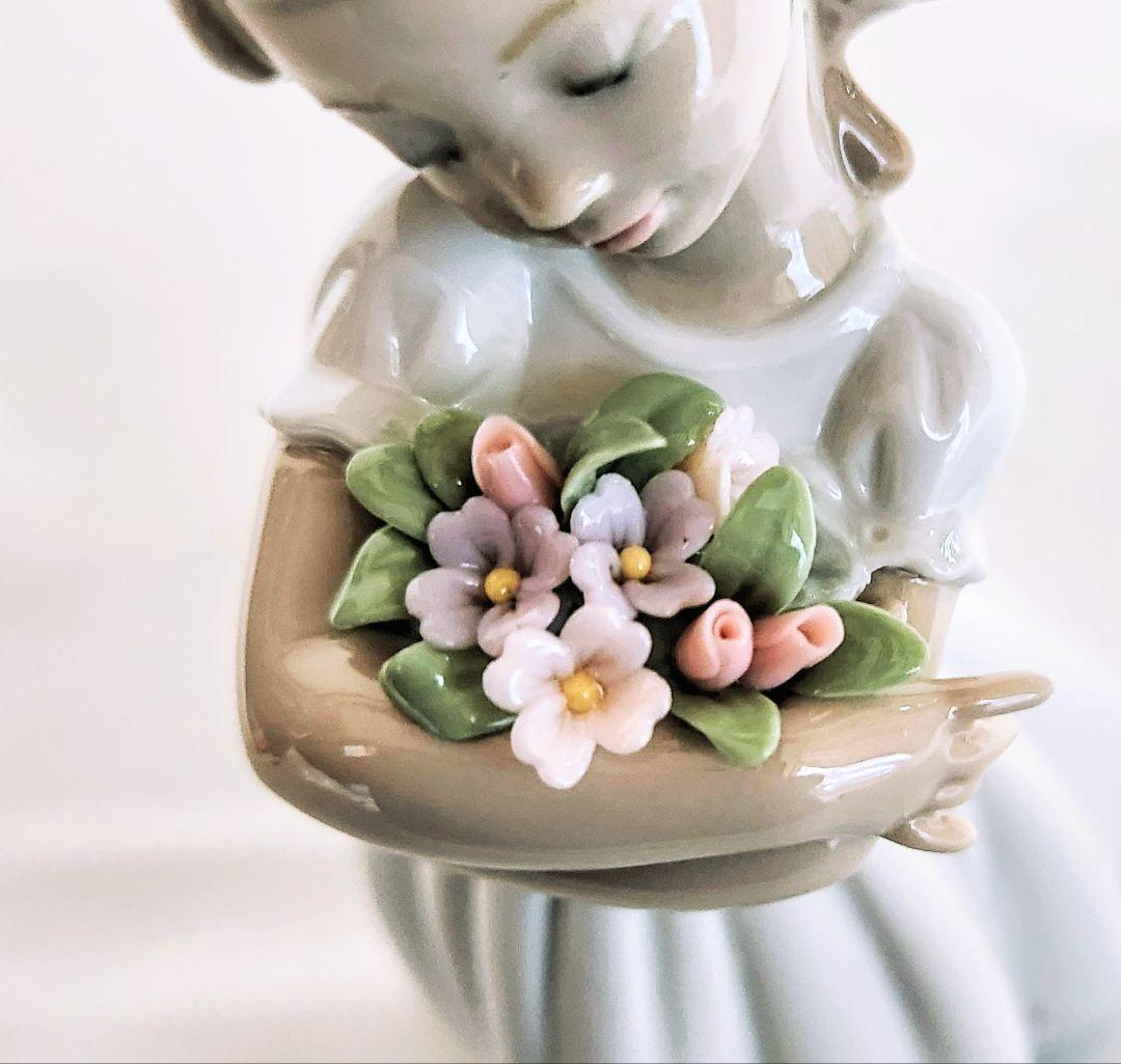 リヤドロ【美品・箱入り】ユートピア　フィギュリン《さわやかな風》No.8248