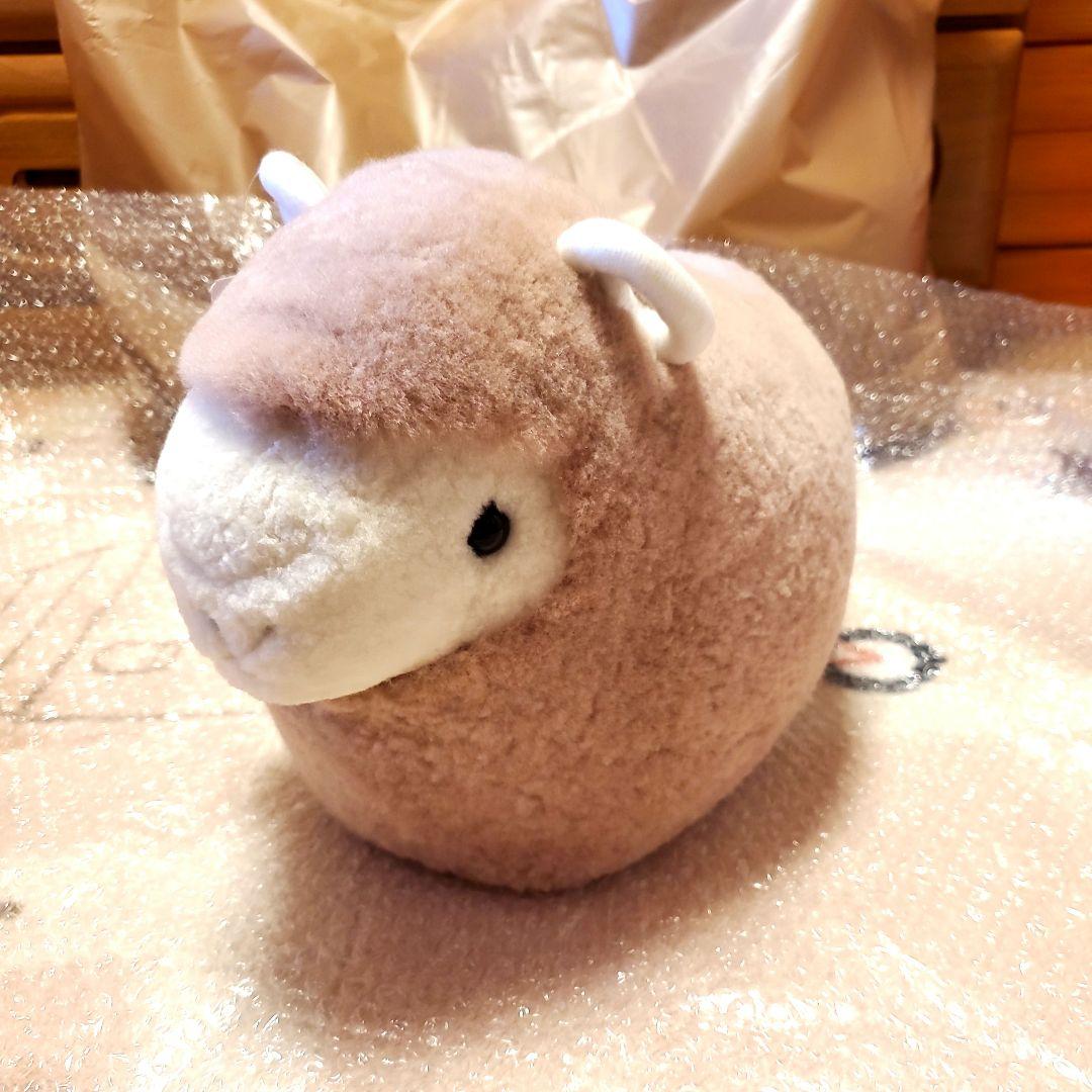 日本ムートン 羊 抱き枕 ムートン ピンク - メルカリ