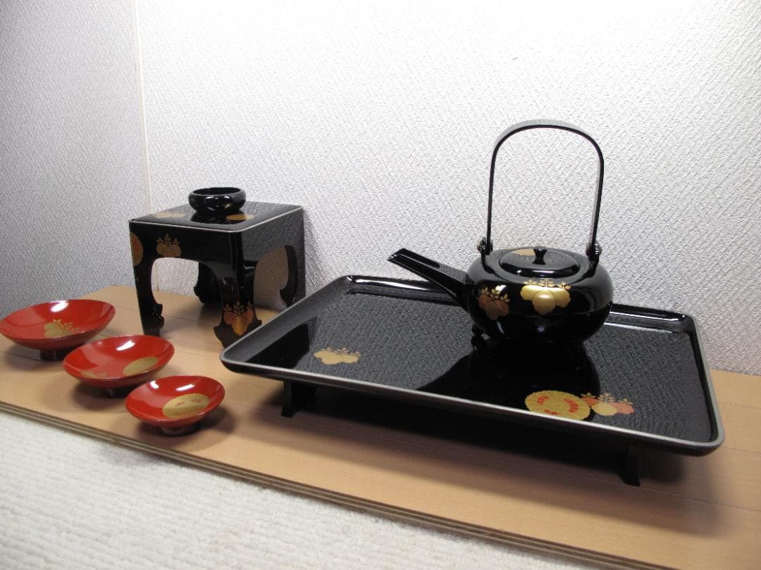 屠蘇器揃 光斎作 黒塗銀縁 古美術品 共箱 屠蘇器揃 光斎作 黒塗銀縁 古美術品 共箱