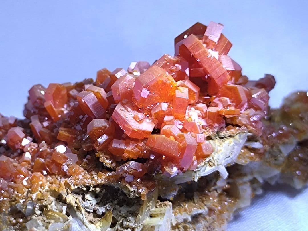 高品質　モロッコ産　バナディナイト　40.8g　バナジナイト　標本　①