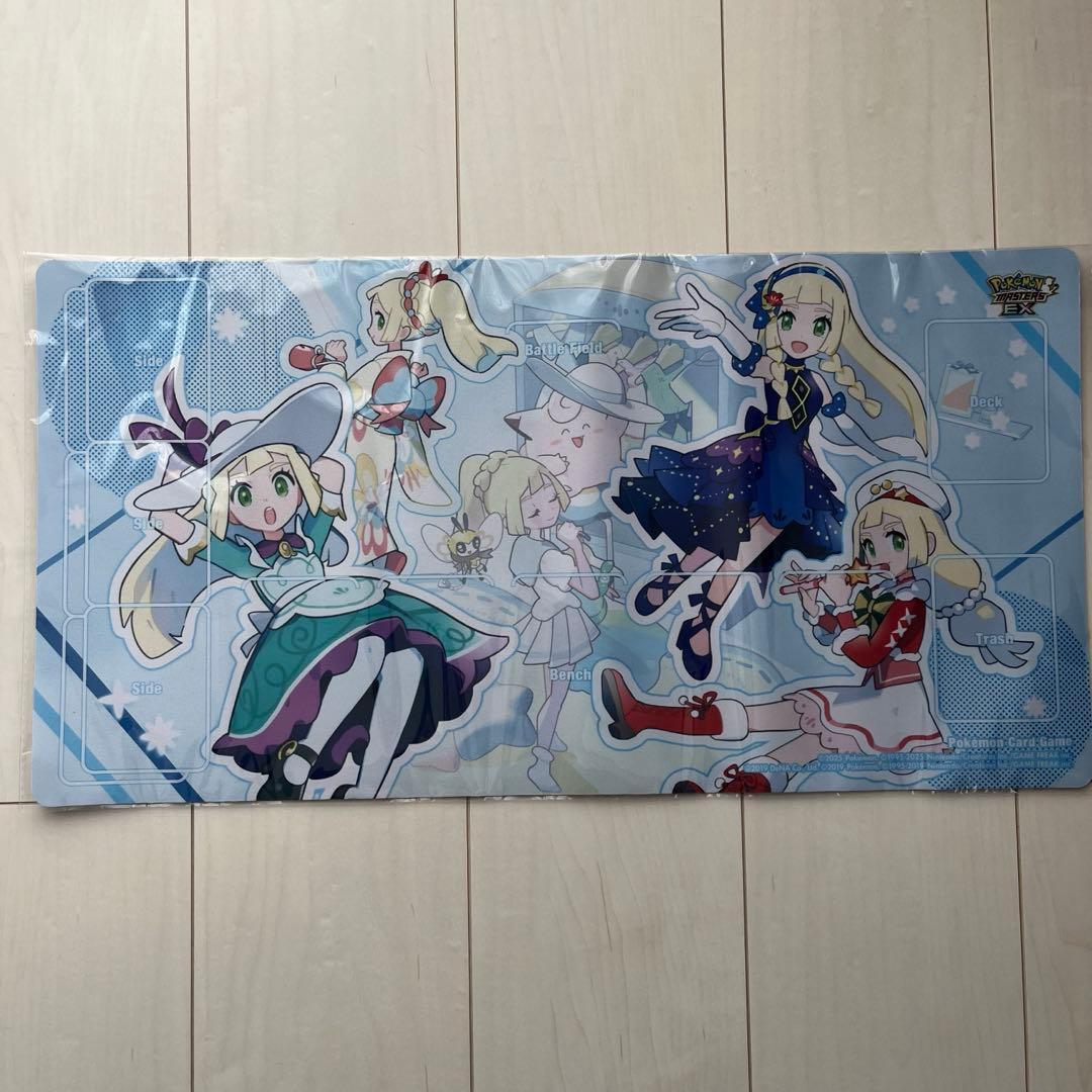 ポケマスEX 特製プレイマット おしゃれを楽しむリーリエ プレイマット『リーリエ(ポケモンマスターズEX)当選書付き