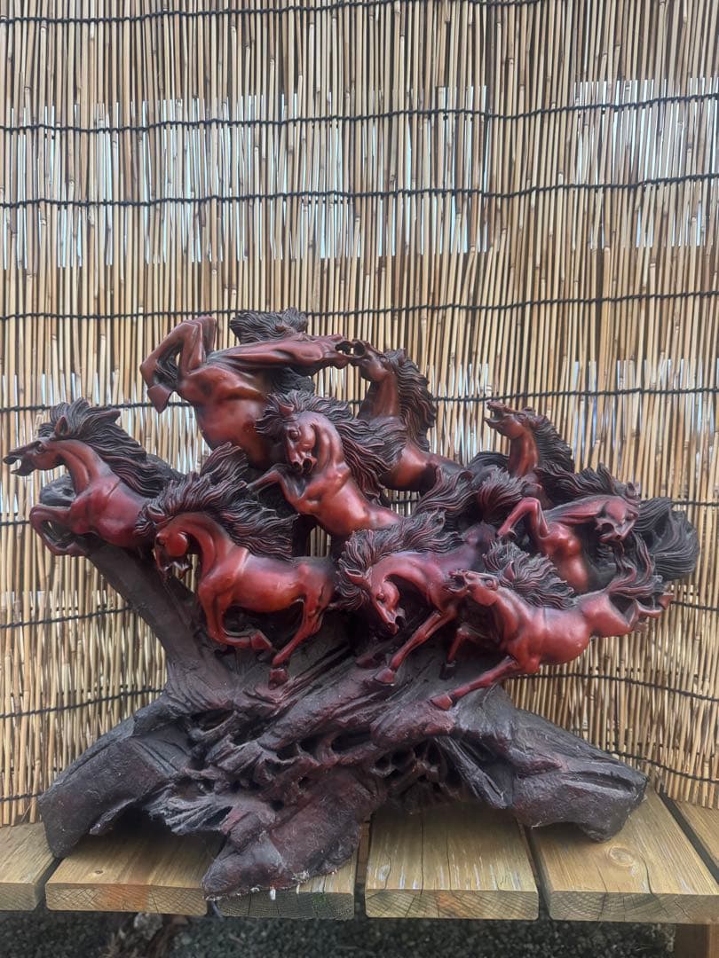 馬の彫刻群 木製 赤褐色　九頭馬 馬 豪華 躍動感 躍動的 置物 インテリア 木彫りの馬群 | 赤富士竜市