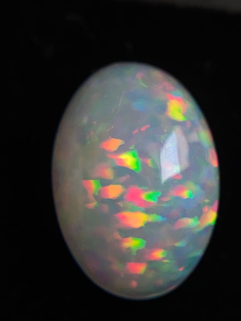 エチオピア産　オパール　ルース(3.59ct)ソー付き