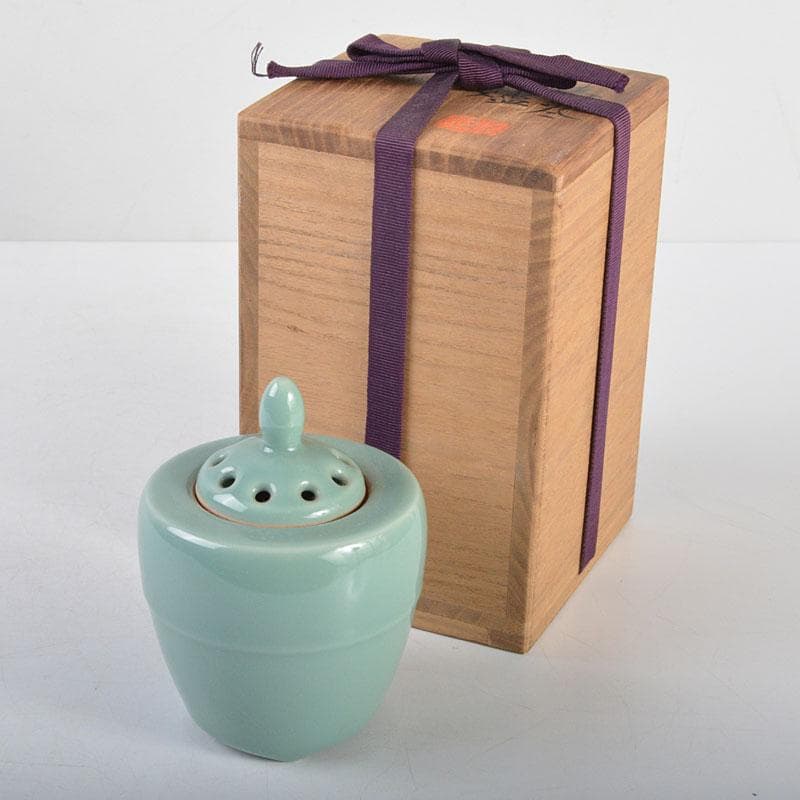 京焼　虚心庵　二代　加藤渓山作　砧青磁　香炉　共箱　V R4508 京焼 虚心庵 二代 加藤渓山作 砧青磁 香炉 共箱 V R4508 - メルカリ