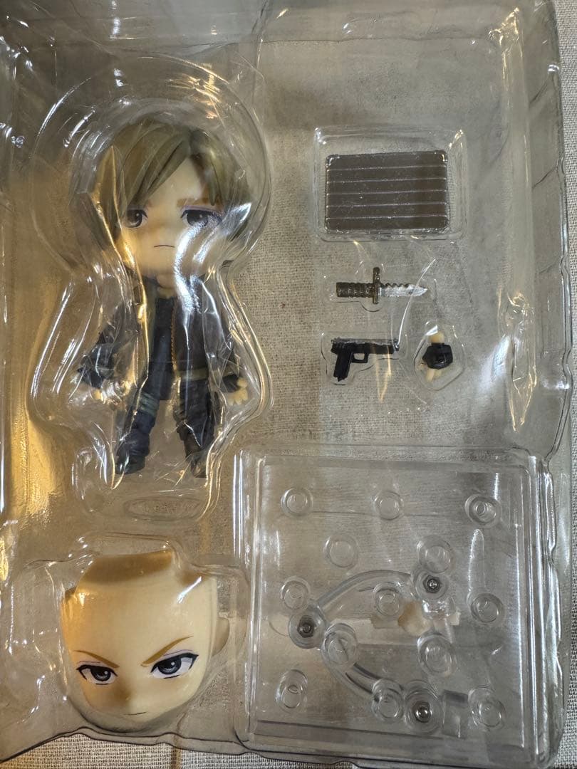 ねんどろいど バイオハザード レオン・S・ケネディ - メルカリ