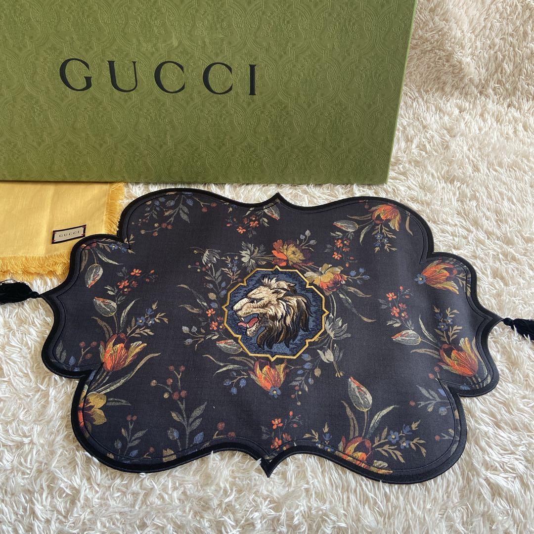 極美品　グッチ　プレイスマット　ライオン　刺繍　タッセル　742069 箱付 極美品 グッチ プレイスマット ライオン 刺繍 タッセル 742069 箱付