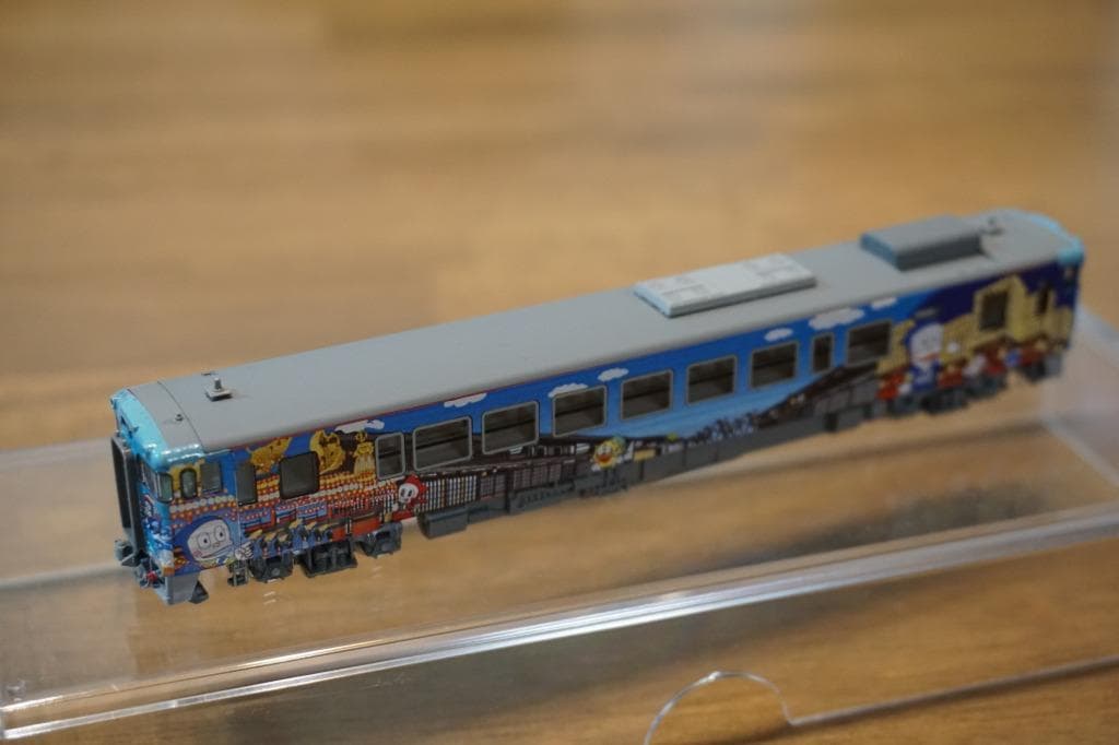 TOMIX キハ40 2137 氷見線・城端線 ハットリくんラッピング塗装 M車