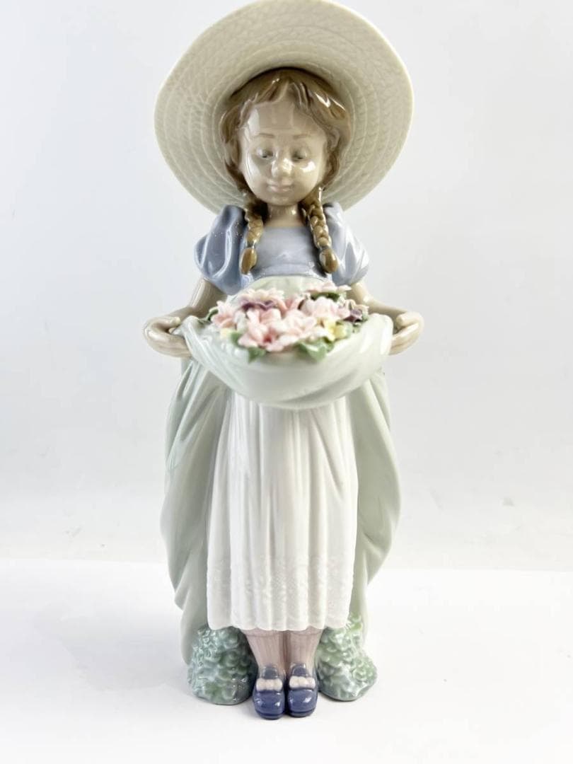 美品 LLADRO リヤドロ フィギュリン 陶器 6756 たくさん摘めたよ LLADRO（リヤドロ） 正規販売店 たくさん摘めたよ！ SKU01006756