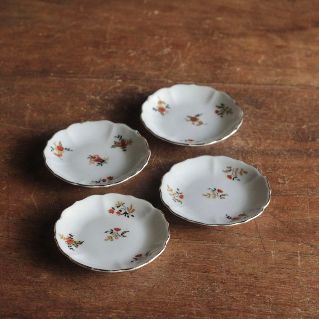 チェコ かわいらしい 小皿 4枚セット 古道具 アンティーク ヴィンテージ 陶器 プレート 青緑 葡萄フランス ヨーロッパ