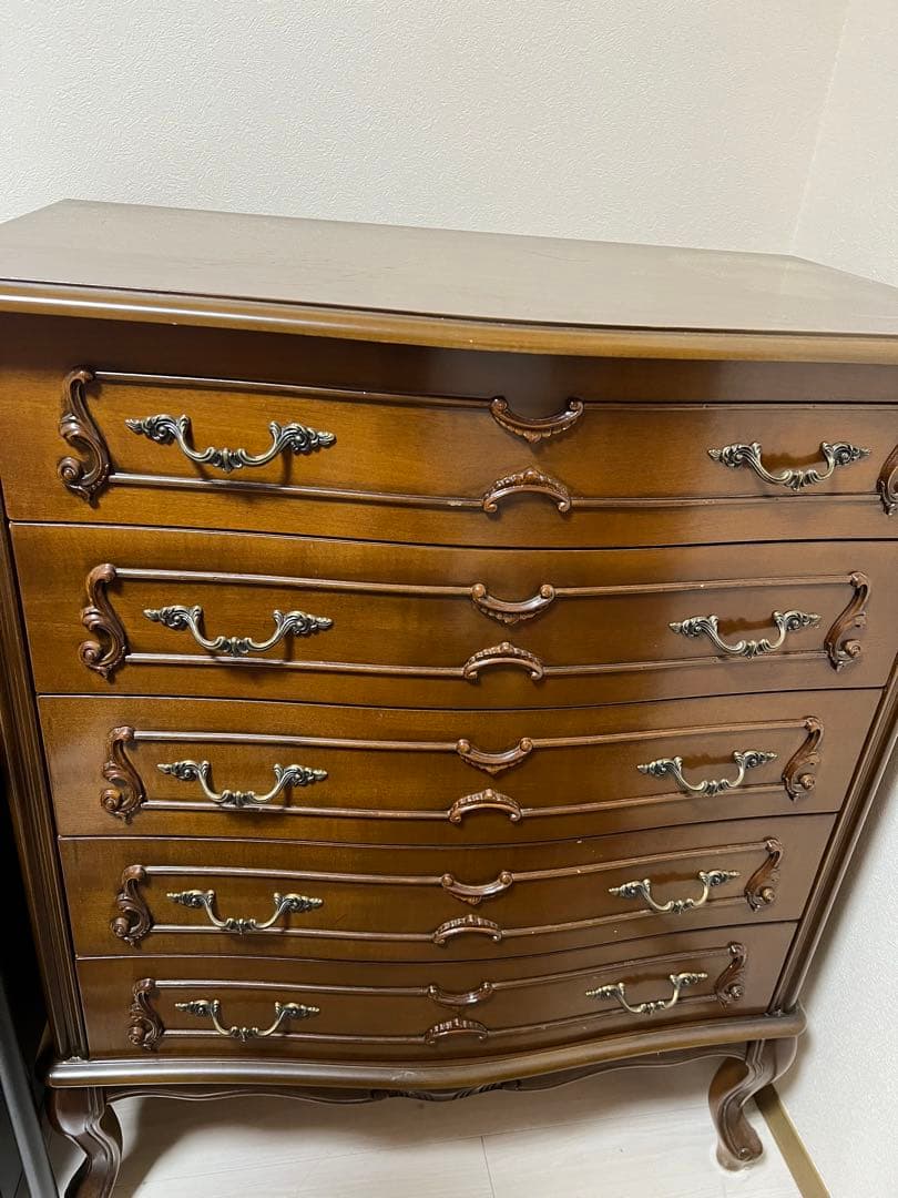 断捨離！ チェスト　服タンス　アンティーク家具猫脚　イタリア製 アンティーク 家具 収納 チェスト 収納家具 タンス たんす 猫脚 完成品