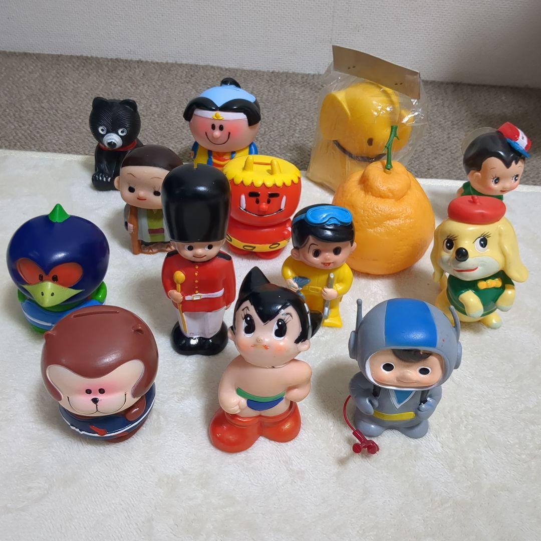 銀行　ソフビ貯金箱　昭和レトロ　まとめ売り 昭和レトロ 当時物 富士銀行 ソフビ 貯金箱 8個 - メルカリ