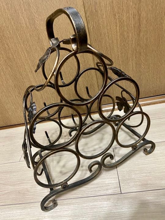 アイアン　ワインラック　アンティーク フランス見つけた素敵なインテリア、アイアン製のアンティークワイン