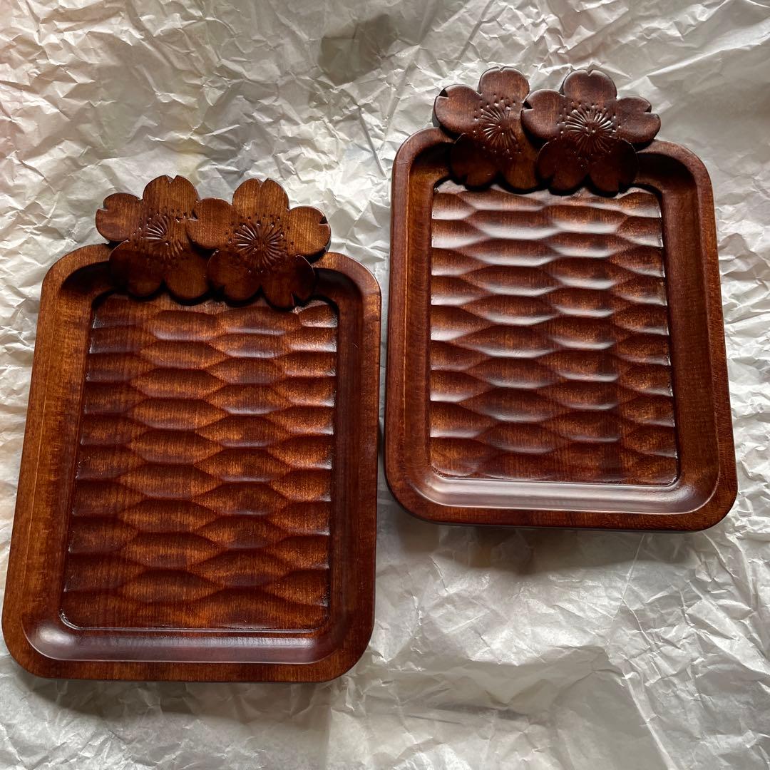 軽井沢彫　桜彫り　銘々皿　菓子皿　角皿　　　　木製トレイ　コースター　２枚セット 木製 コースター 銘々皿 茶托 板チョコ トレー 和菓子皿 取り皿 ケーキ
