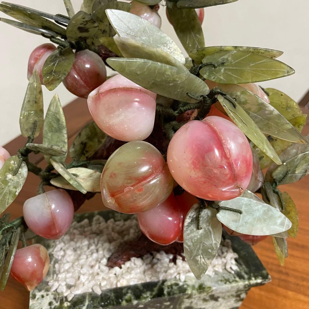 中国美術 翡翠 桃の木 玉石桃木 石細工 - メルカリ