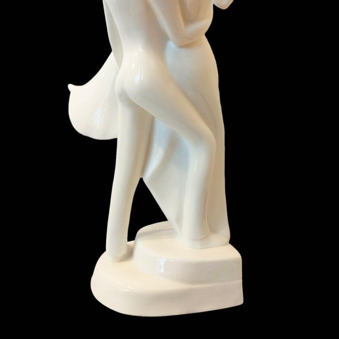 Royal Doultonボーンチャイナ 高さ30cm フィギュリン イギリス製
