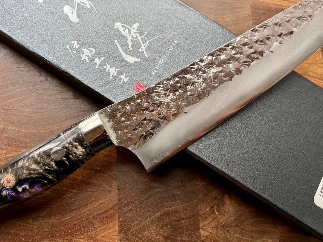 黒崎 優 閃光 鋭 ハイス SG2 鎚目 牛刀 包丁 180mm 黒アクリル柄