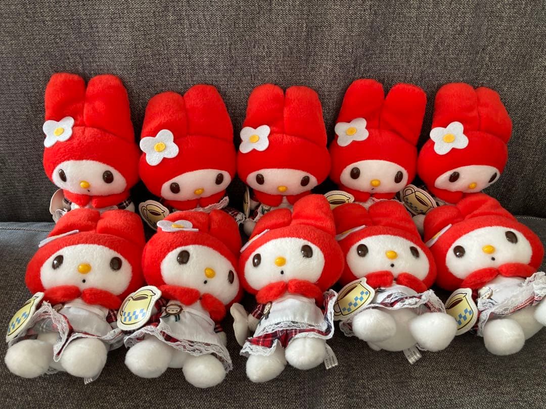 激レア！希少！マイメロディ　赤ずきん　ぬいぐるみ　まとめ売り マイメロディがデビュー当時の赤ずきんのイメージでぬいぐるみが登場