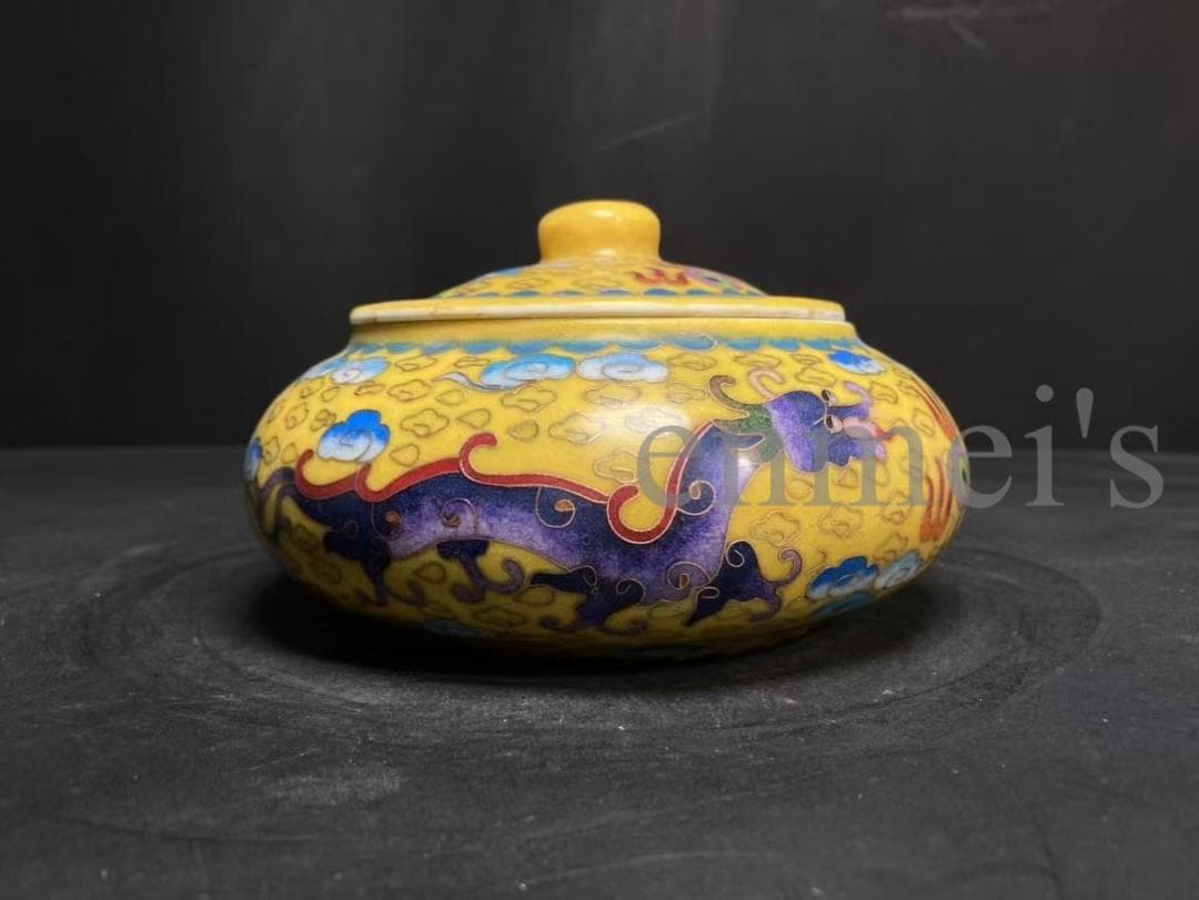 中国古美術・大明成化年製款・掐絲琺瑯龍雲文囲碁罐・蓋付飾壺・陶器・文房置物・風水 灰陶加彩雲気文双耳壺 | | 収蔵品詳細 | 作品を知る | 東京富士美術館