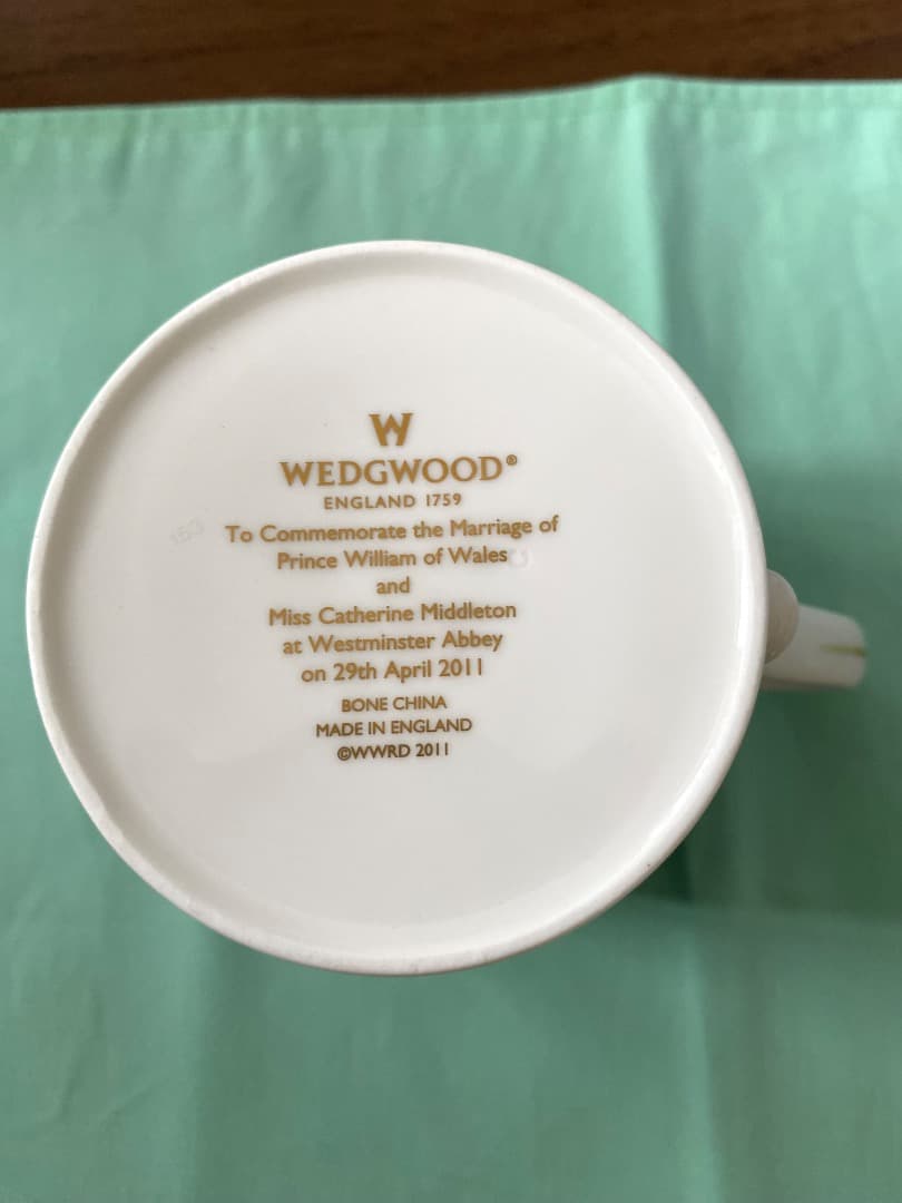 ウェッジウッド ウィリアム王子御成婚記念 陶磁器皿