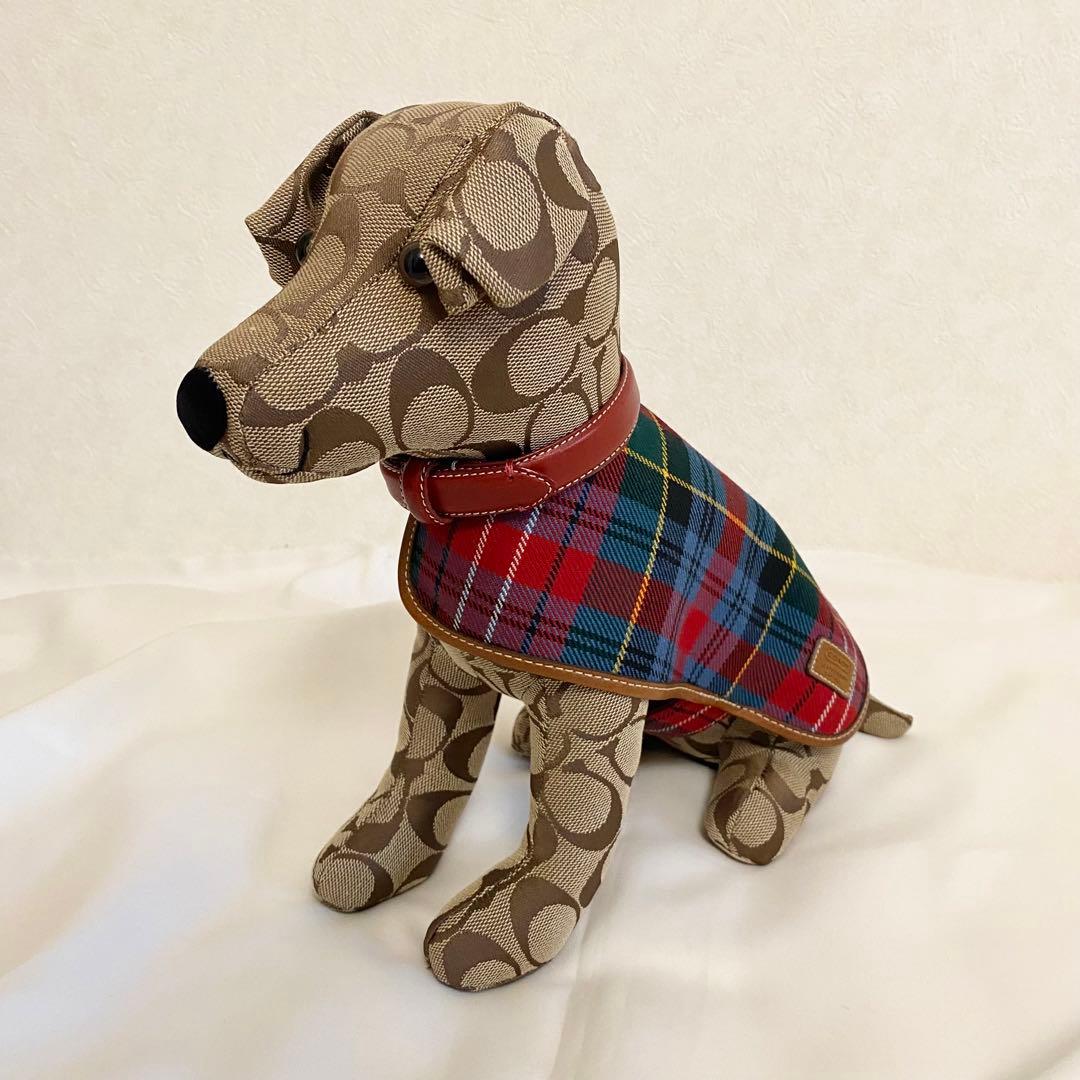 希少】COACH コーチ 人形 ぬいぐるみ 犬 シグネチャー ベスト - メルカリ