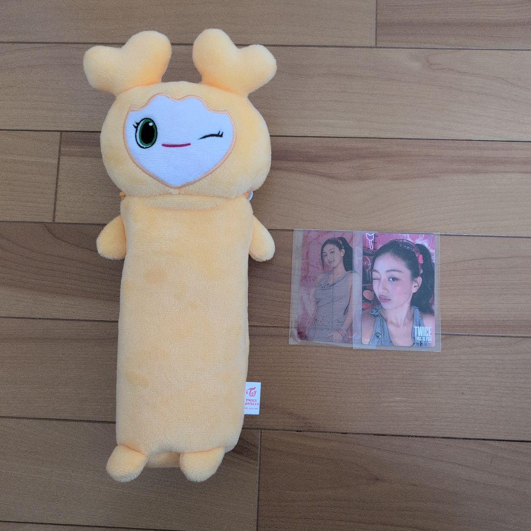 TWICE のびふにゃポーチ - メルカリ