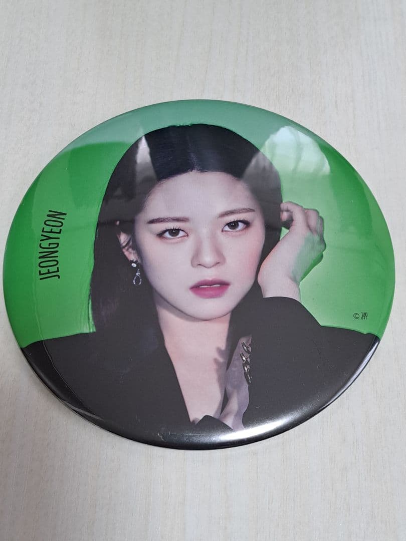 TWICE ジョンヨン BIG缶バッジ - メルカリ