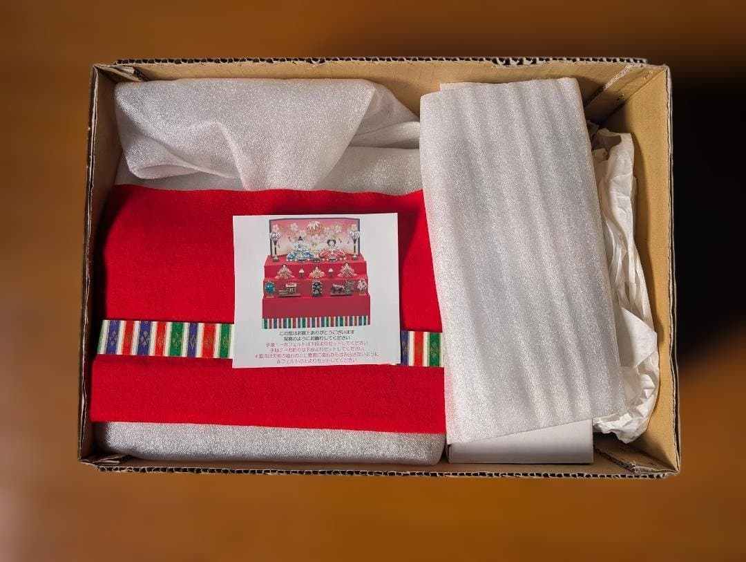 ミニ雛人形三段①　ひな祭り　新花園雛新三段　5人飾り　小　丹青堂製 ミニ雛段飾り十人揃・雛人形 / 京都の人形・こけし・和雑貨通販│木村