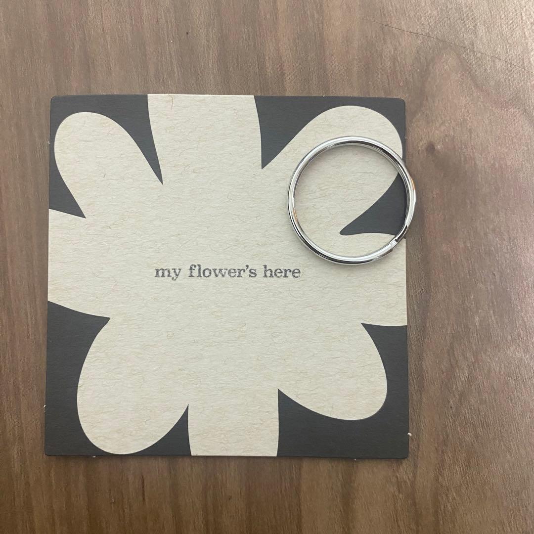 未使用】藤井風さん 花 カラビナ 黒 - メルカリ