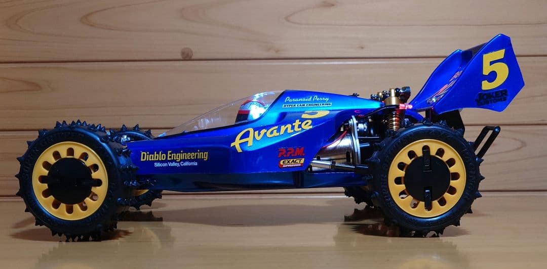 タミヤRCアバンテ (2011)LEDライト付プロポ＆バッテリー充電器付完成品