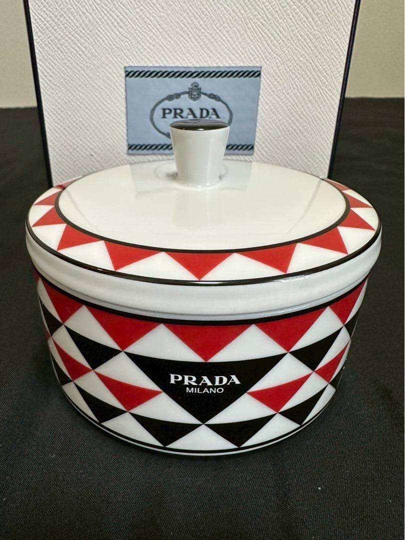 【新品】PRADA ポーセリン ジュエリーケース トライアングル 箱付 PRADA（プラダ） 未使用 PORTA OGGETTI トライアングル ポーセリング