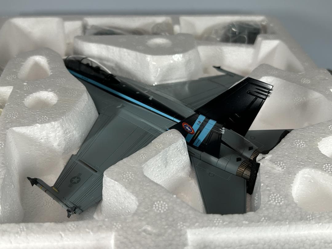 ホビーマスター 1/72 F/A-18F TOPGUN 50th 記念塗装