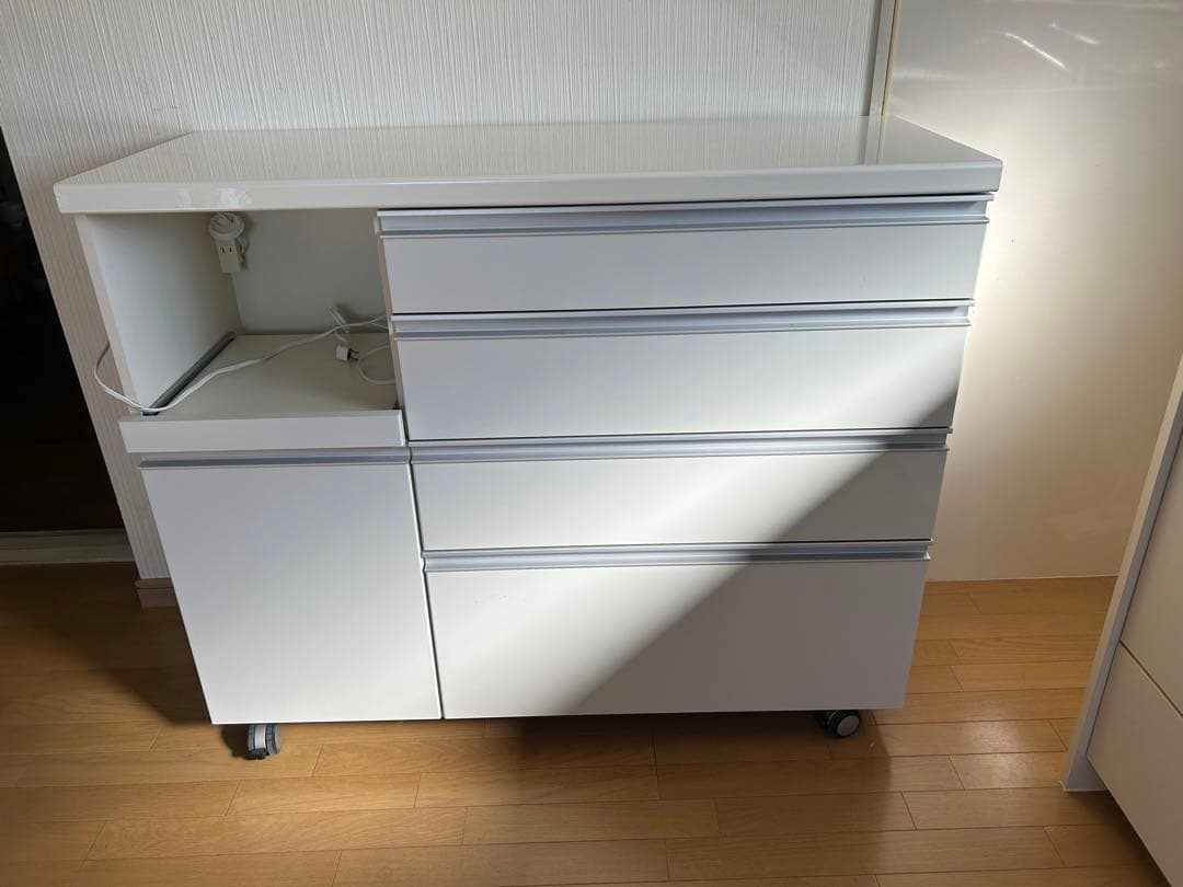 パモウナ　食器棚　ホワイト収納キャビネット キャスター付き 4引き出し パモウナ 食器棚 幅100cm 奥行50cm 引き戸 ハイカウンター 家電収納 4