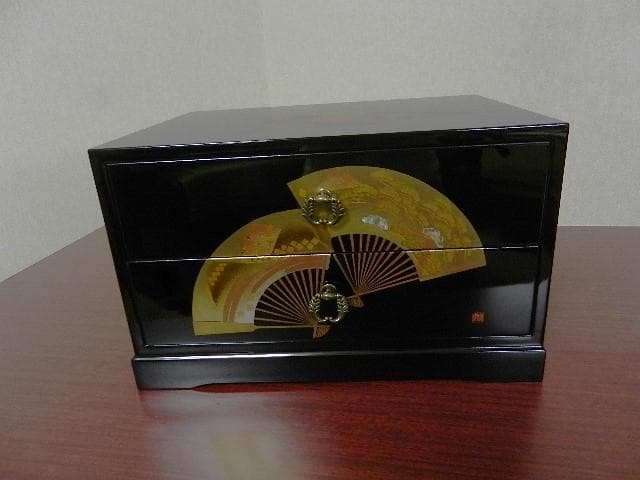会津塗り金彩扇面蒔絵二段小箪笥（小引き出し、小物入れ） Amazon.co.jp: 会津塗り金彩扇面蒔絵二段小箪笥（小引き出し、小物入れ