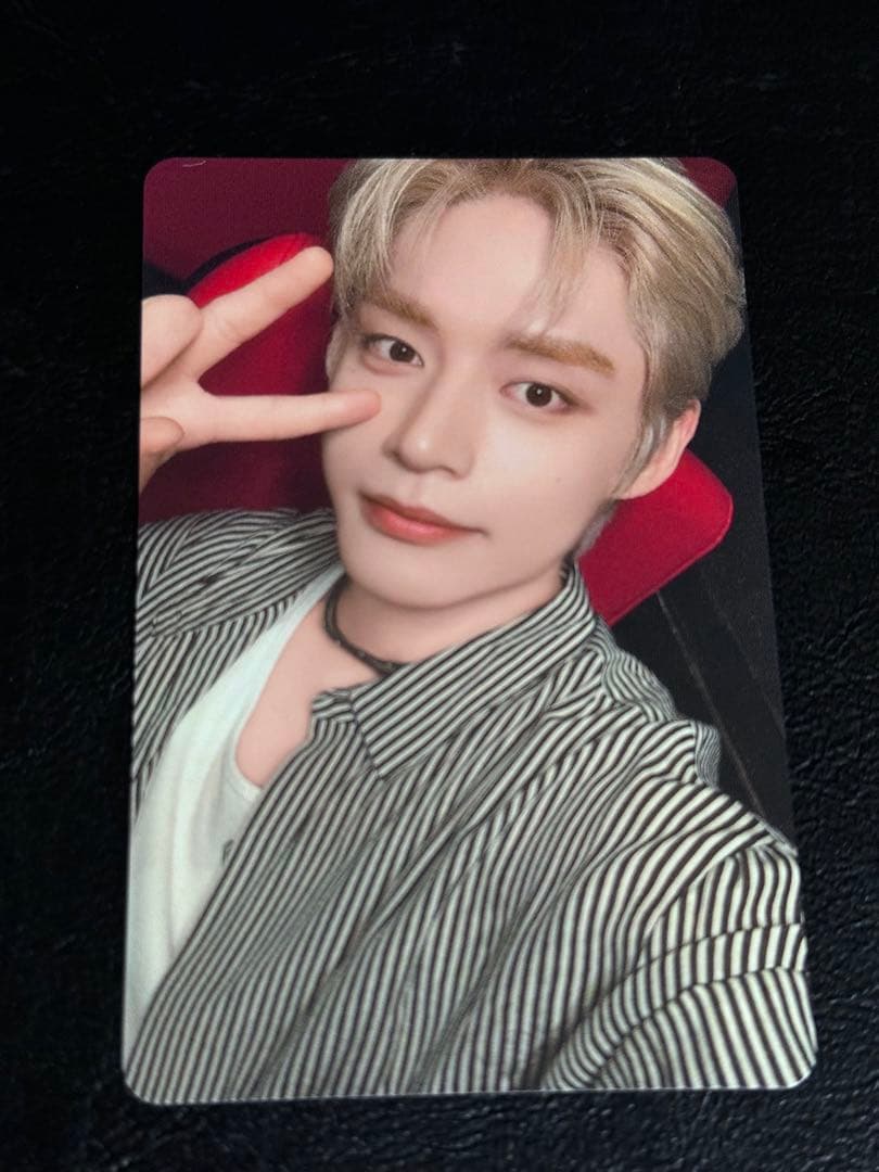 ジウン オフイベ 会場限定 トレカ 旧譜 ZB1 ② - メルカリ