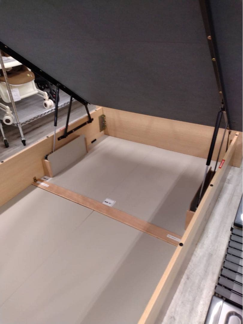 ニトリ ダブルベッドフレーム 縦開き収納付き 北九州市福岡市限定