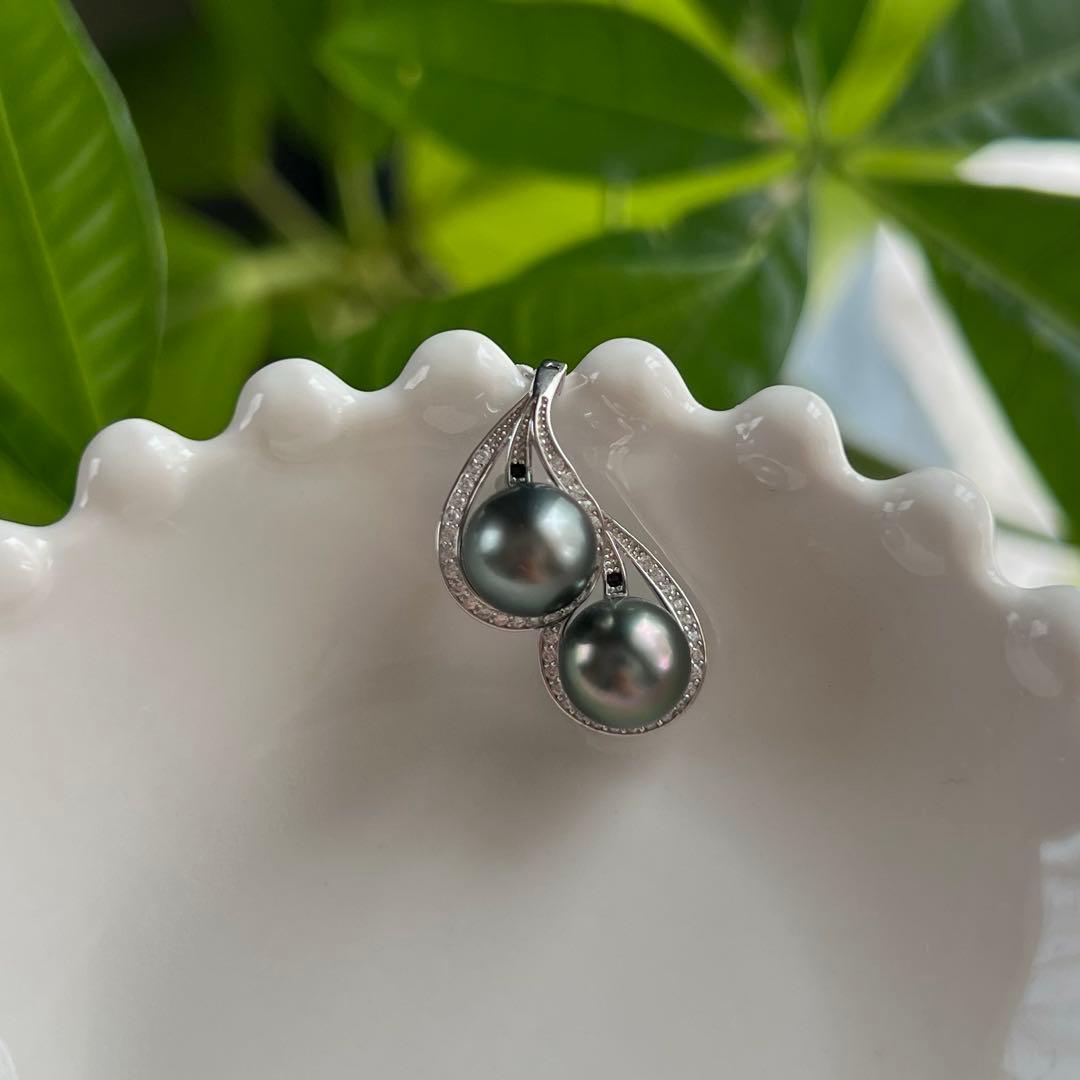 2粒タヒチ黒蝶真珠ペンダントトップ　パールネックレストップ　8.3mm シルバー