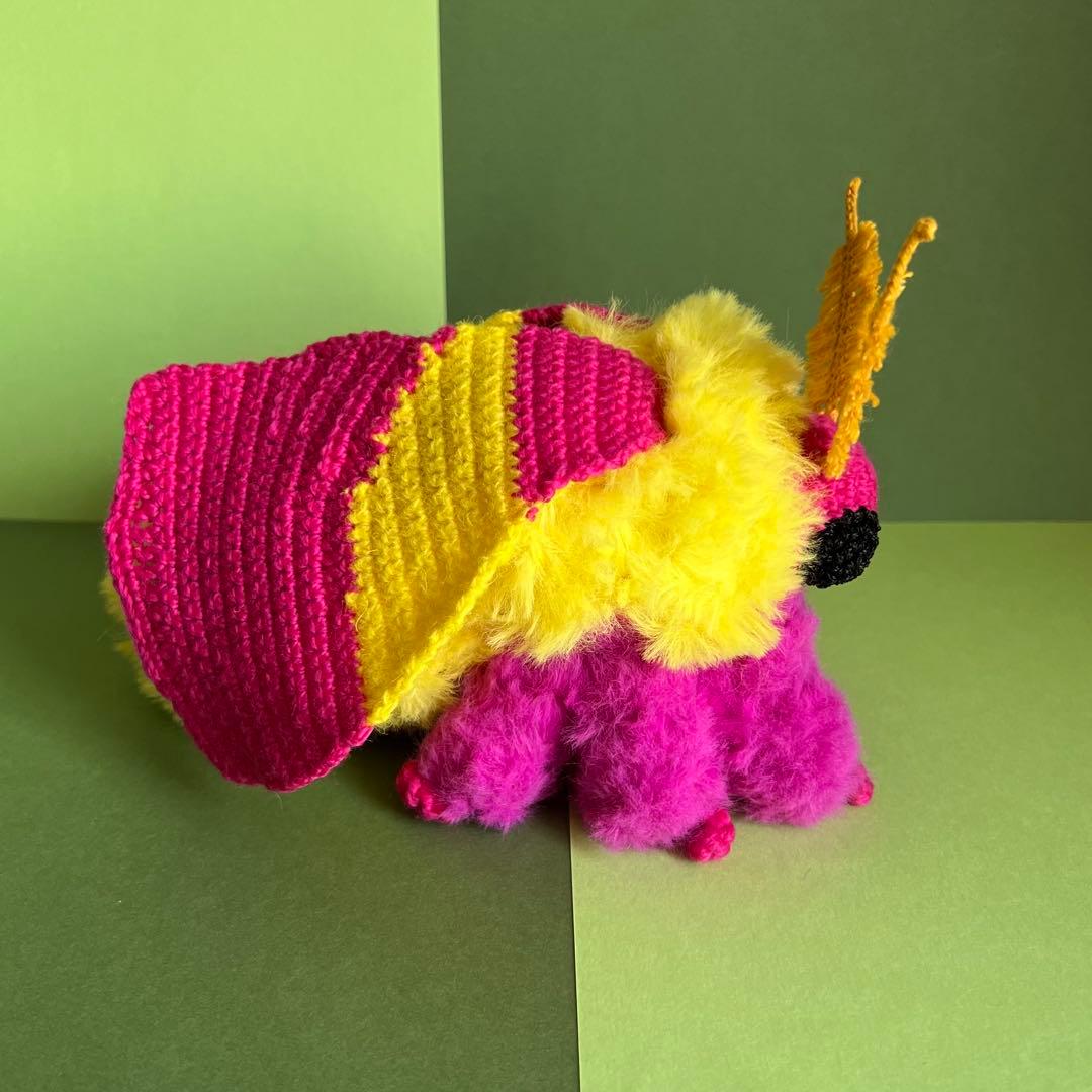 ゆかり様オーダーメイドあみぐるみ　モモイロヤママユ