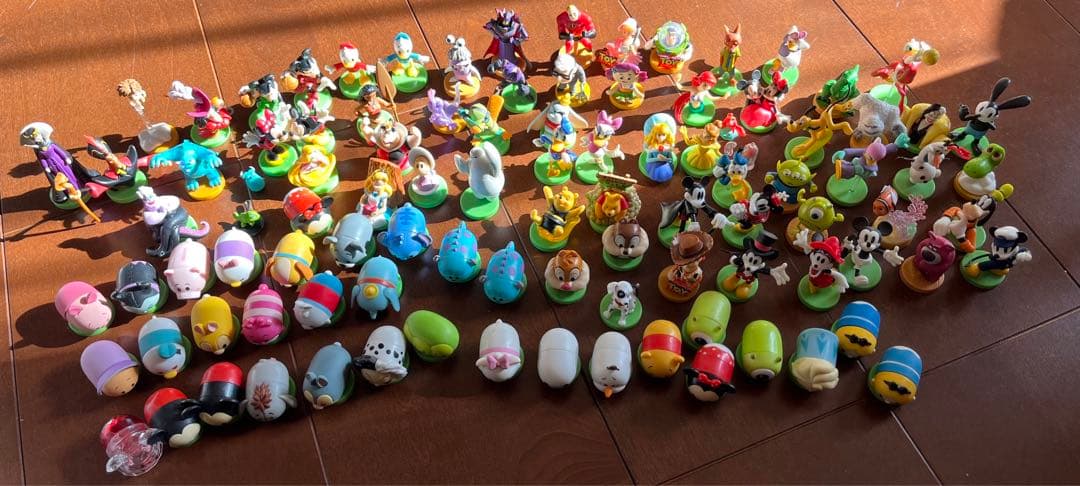 チョコエッグ ディズニー ピクサー レア まとめ売り チョコエッグ ディズニー・ピクサー 2種10個開封！！ - YouTube