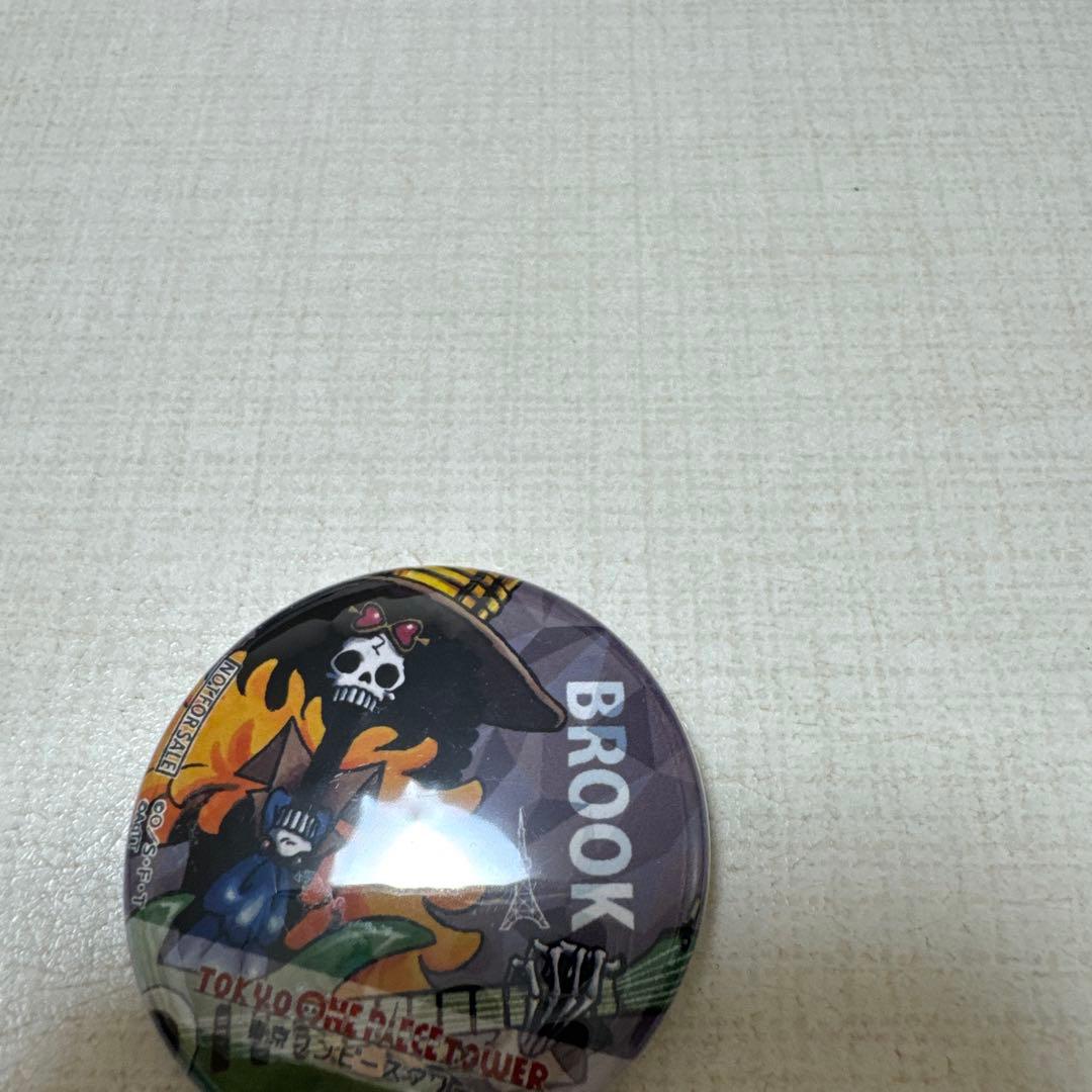 ワンピースタワートンガリ缶バッジ ブルック2種&20周年缶バッジ他