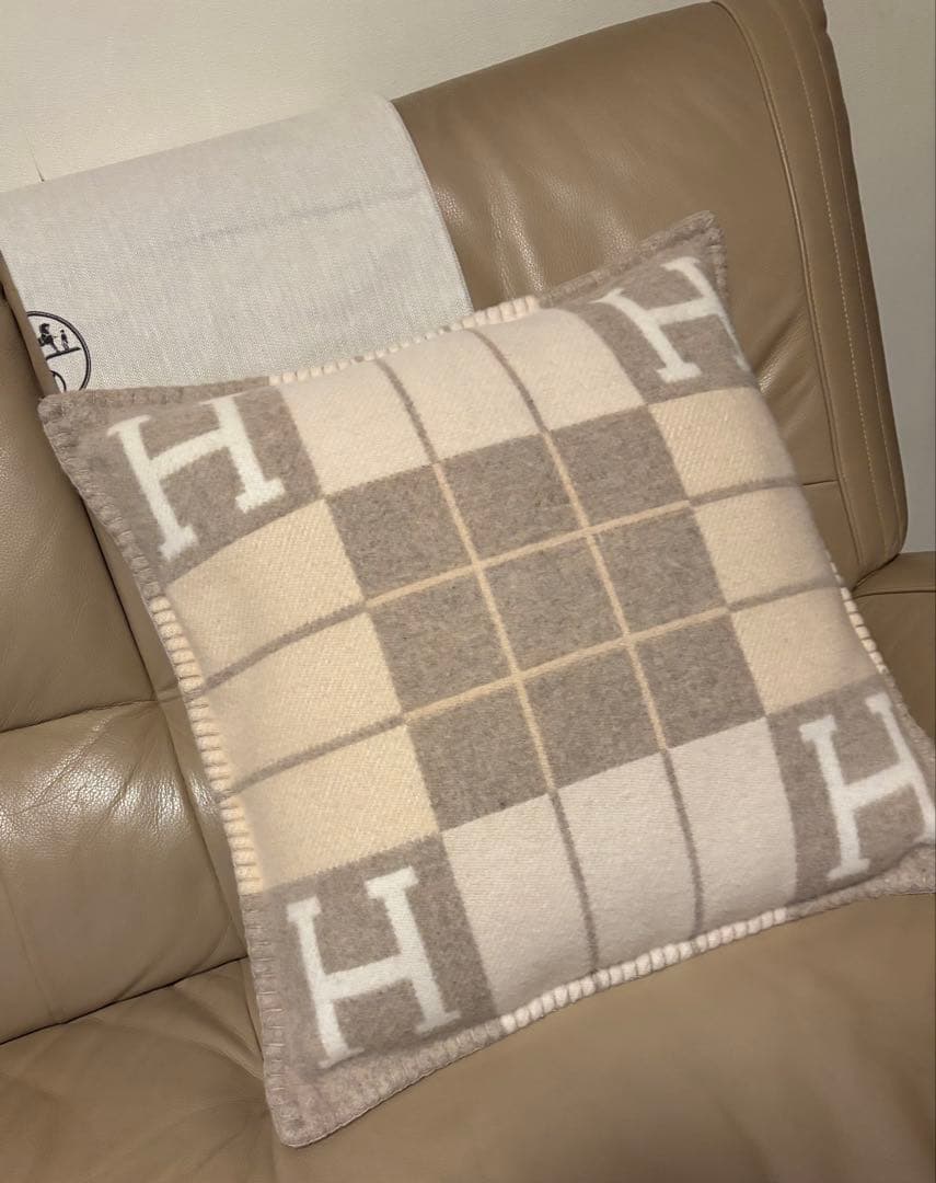 ★HERMESエルメス　アヴァロンクッション　PMココカモミール★ 楽天市場】エルメス クッション アヴァロンIII PM ココ・カモミール